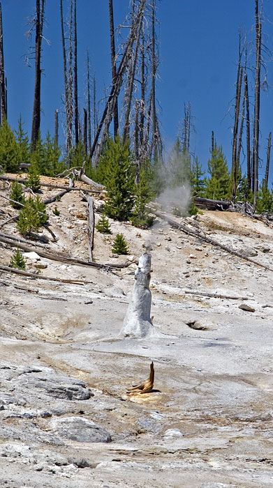 [Monument Geyser]
