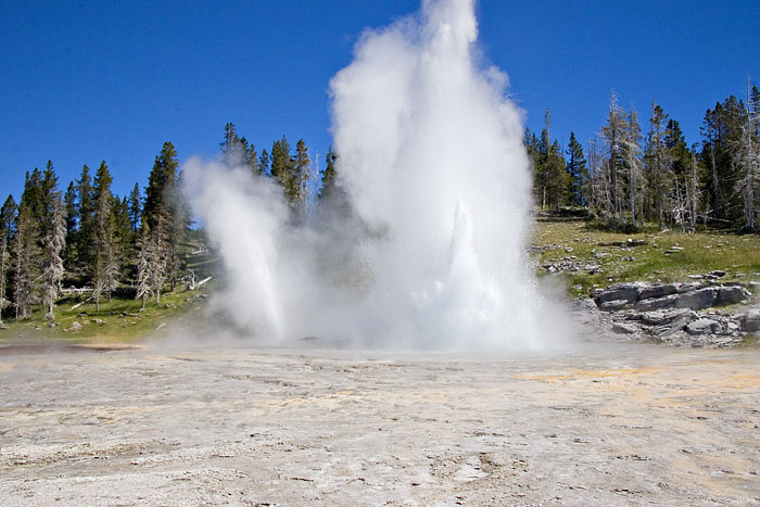 [Grand Geyser]