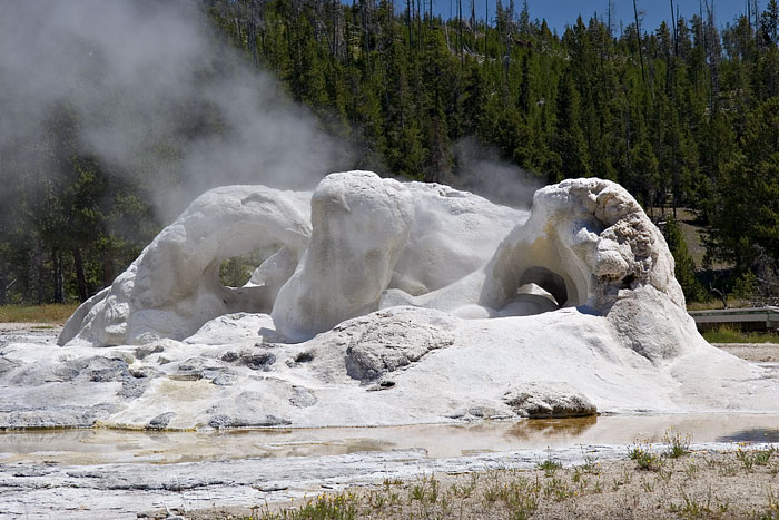 [Grotto Geyser]